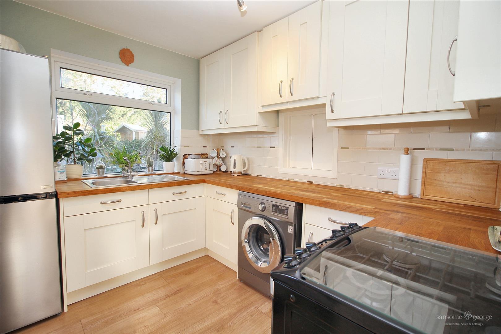 Chieveley Close, Tilehurst, Reading